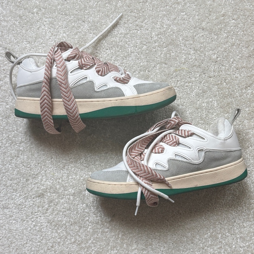 Steve Madden- ROARING skater sneakers